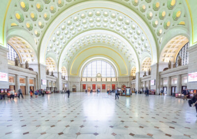 Union Station in capital city, arches architecture in main hall - © jimfeng / iStock / Getty Images Plus